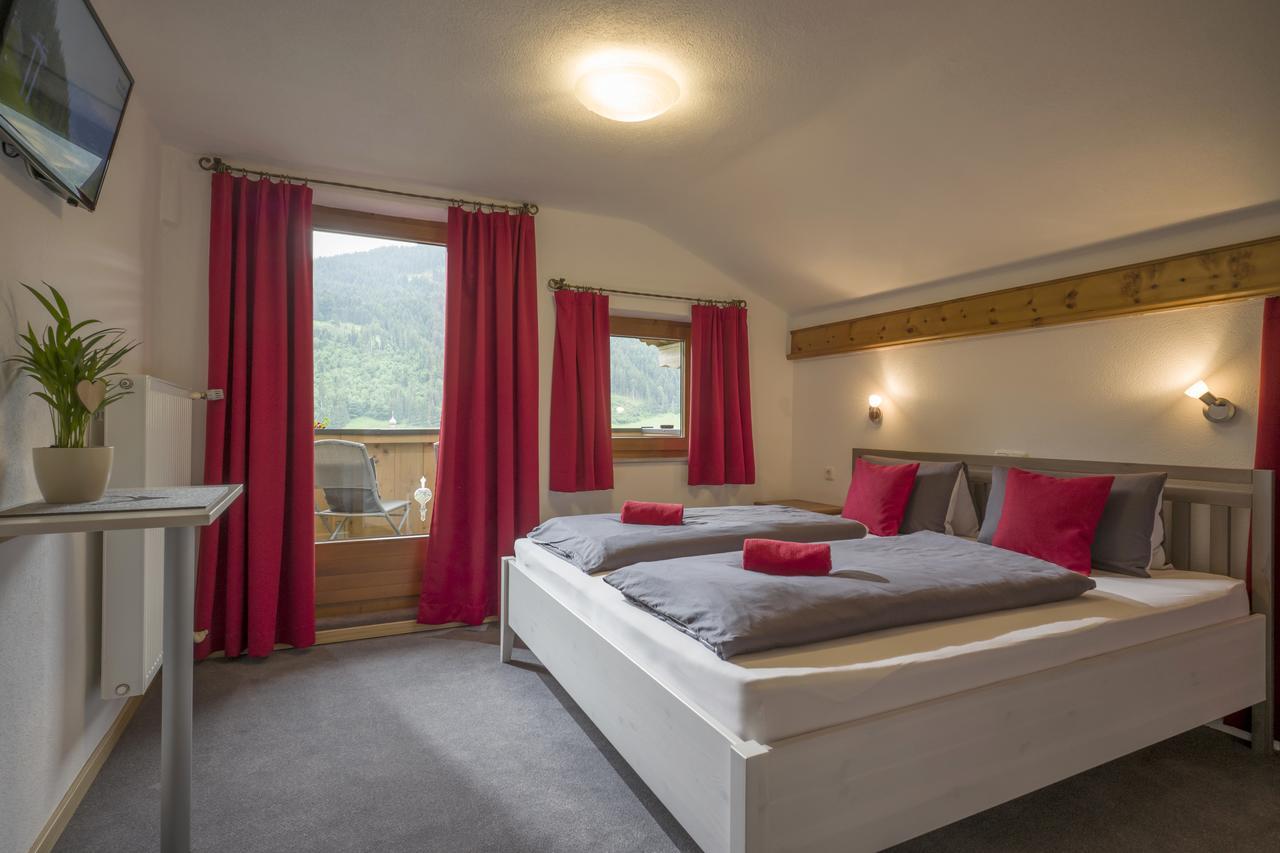 Haus Drei Linden Homestay *
